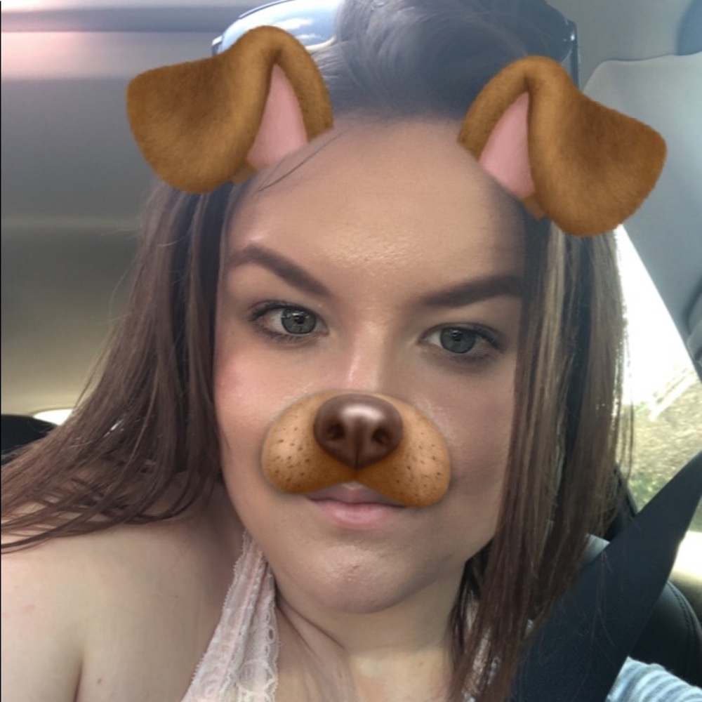 Meet your Posher, Alyssa